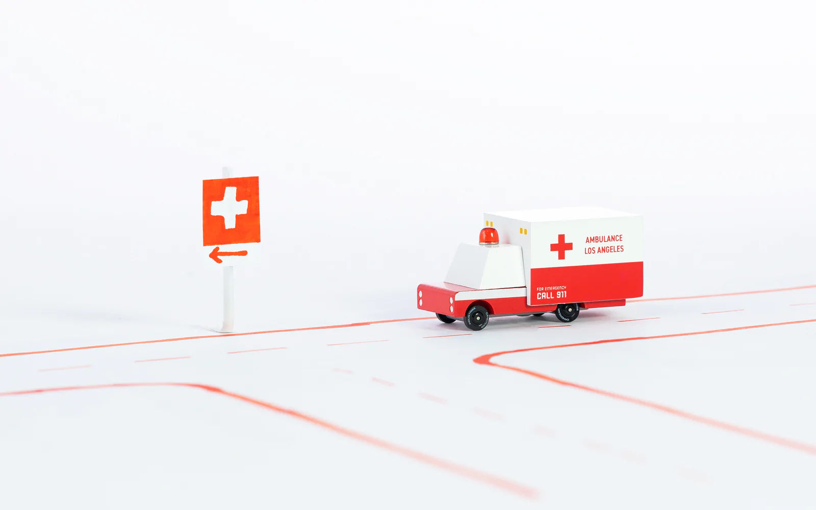 candylab-ambulance-van_02