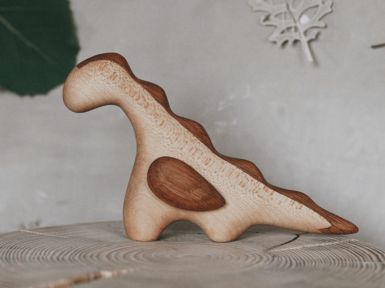 tateplota-drache-holz-figur-handgefertigt_01